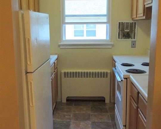 3rd image of 31 Parkwood St