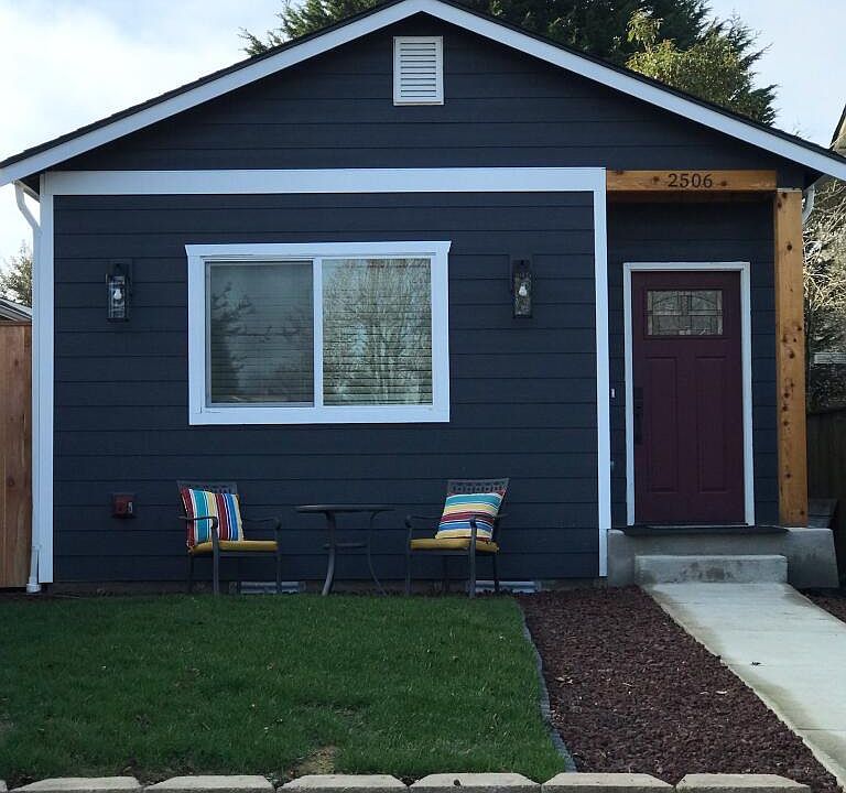1st image of 2506 55th Ave NE