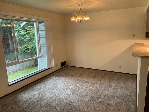Dining room that overlooks private rear yard!