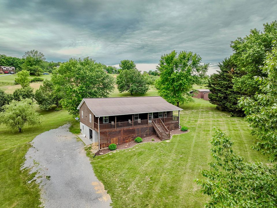 1st image of 552 Pinhook Rd