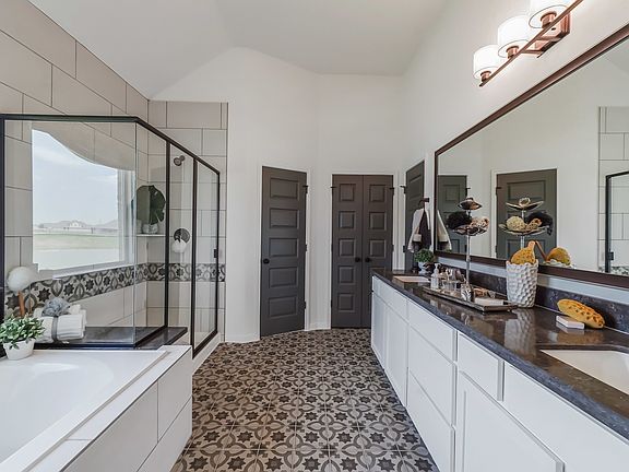 Owner s bath with dual sinks