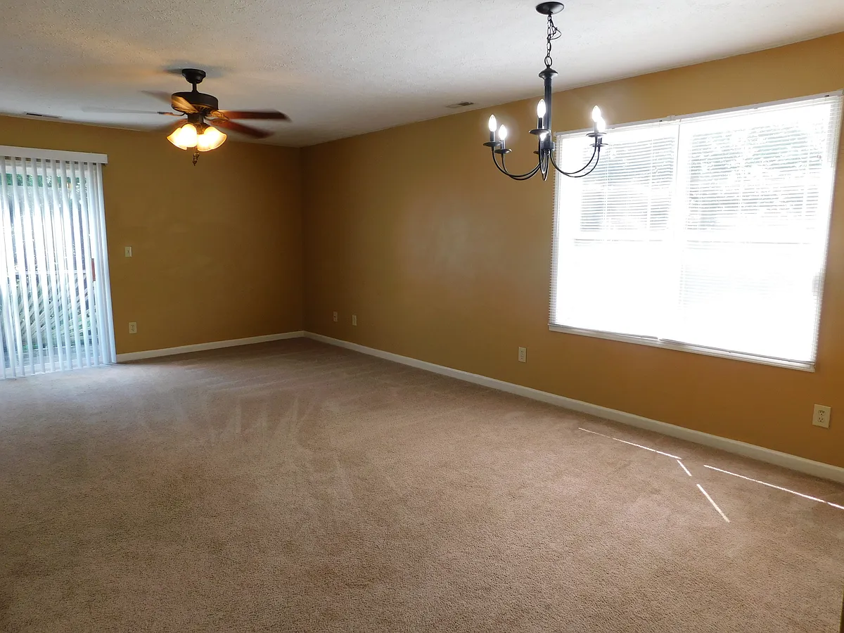 Building Photo - 4766 N Briar Gate Dr