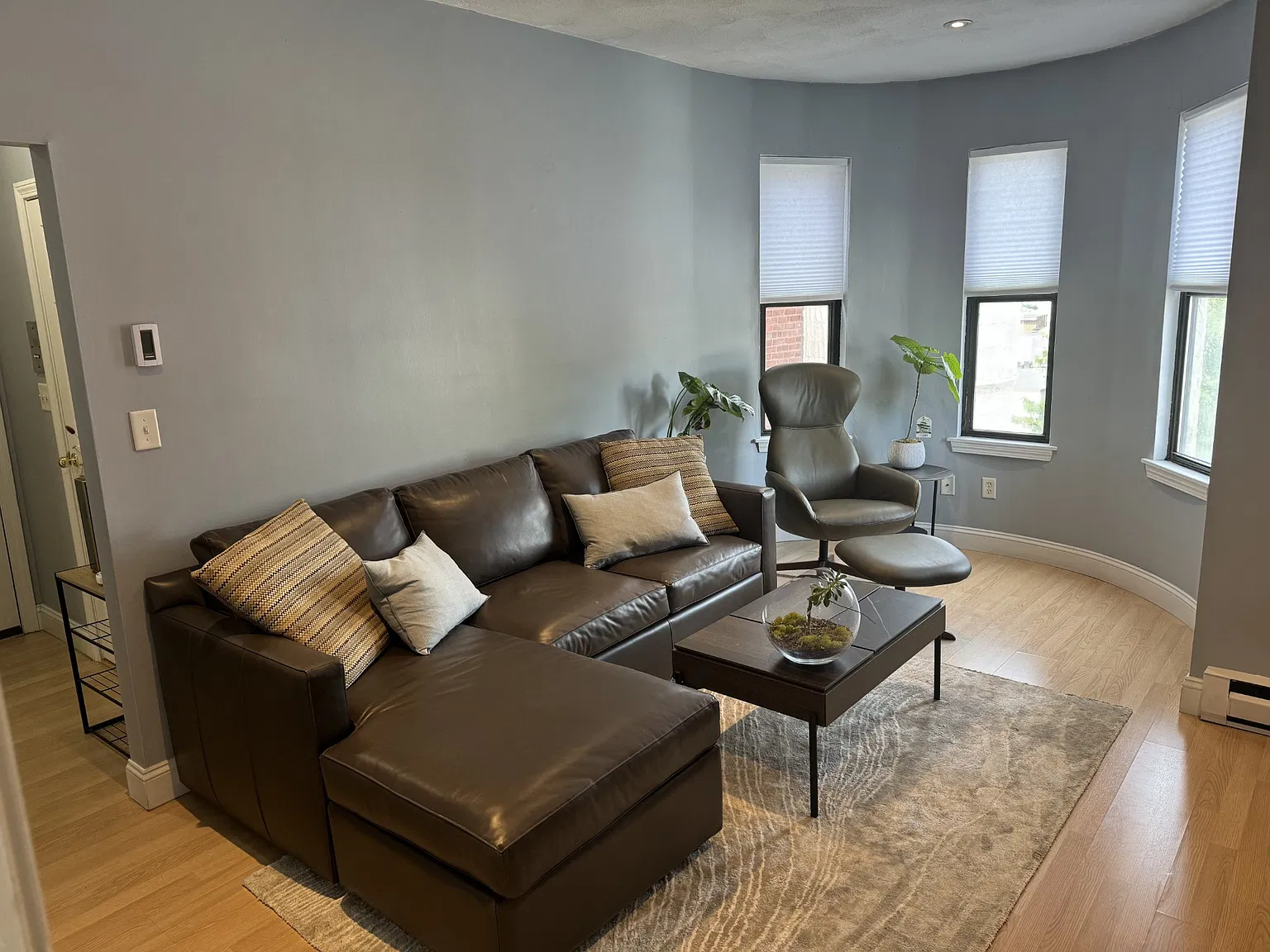 1 bed, 512 sqft, $2,100 — Photo 1