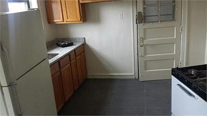 2nd image of 7822-28 S Laflin St