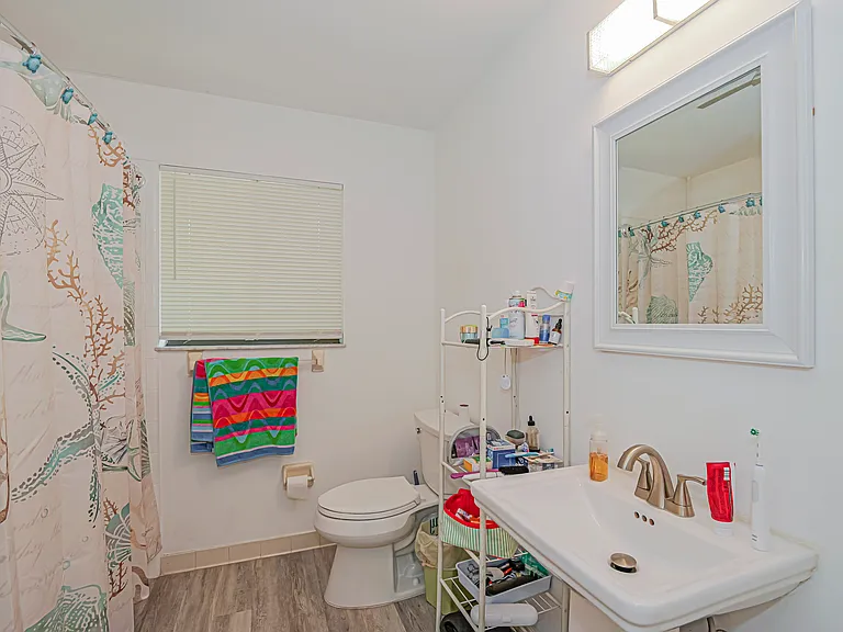 1057 6th Ave #B7 — Photo 11