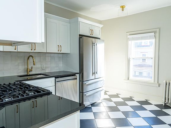 3rd image of 102 E Park Ave APT B