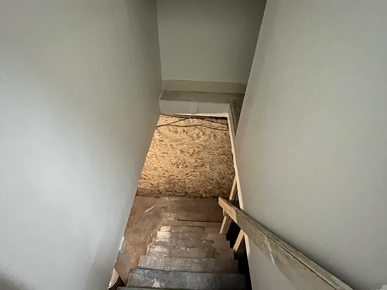88 Hawkes Ave — Photo 24
