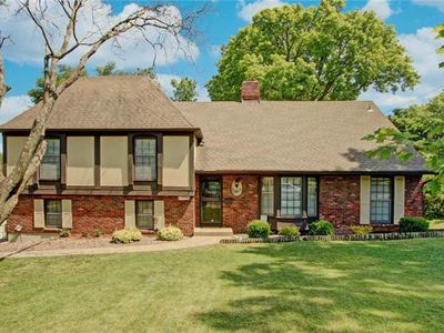 1002 W 88th Ter, Kansas City, MO, 64114