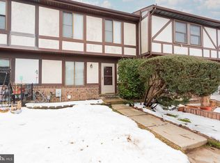 25 Bourbon Ct, Parkville, MD 21234