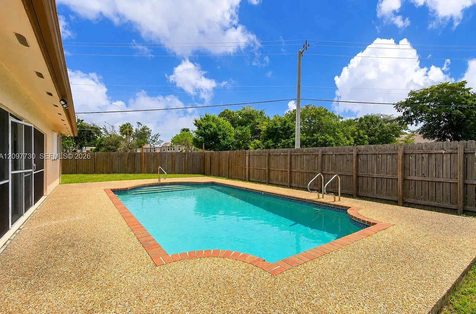 Oriole Margate Sec 6 — Photo 2