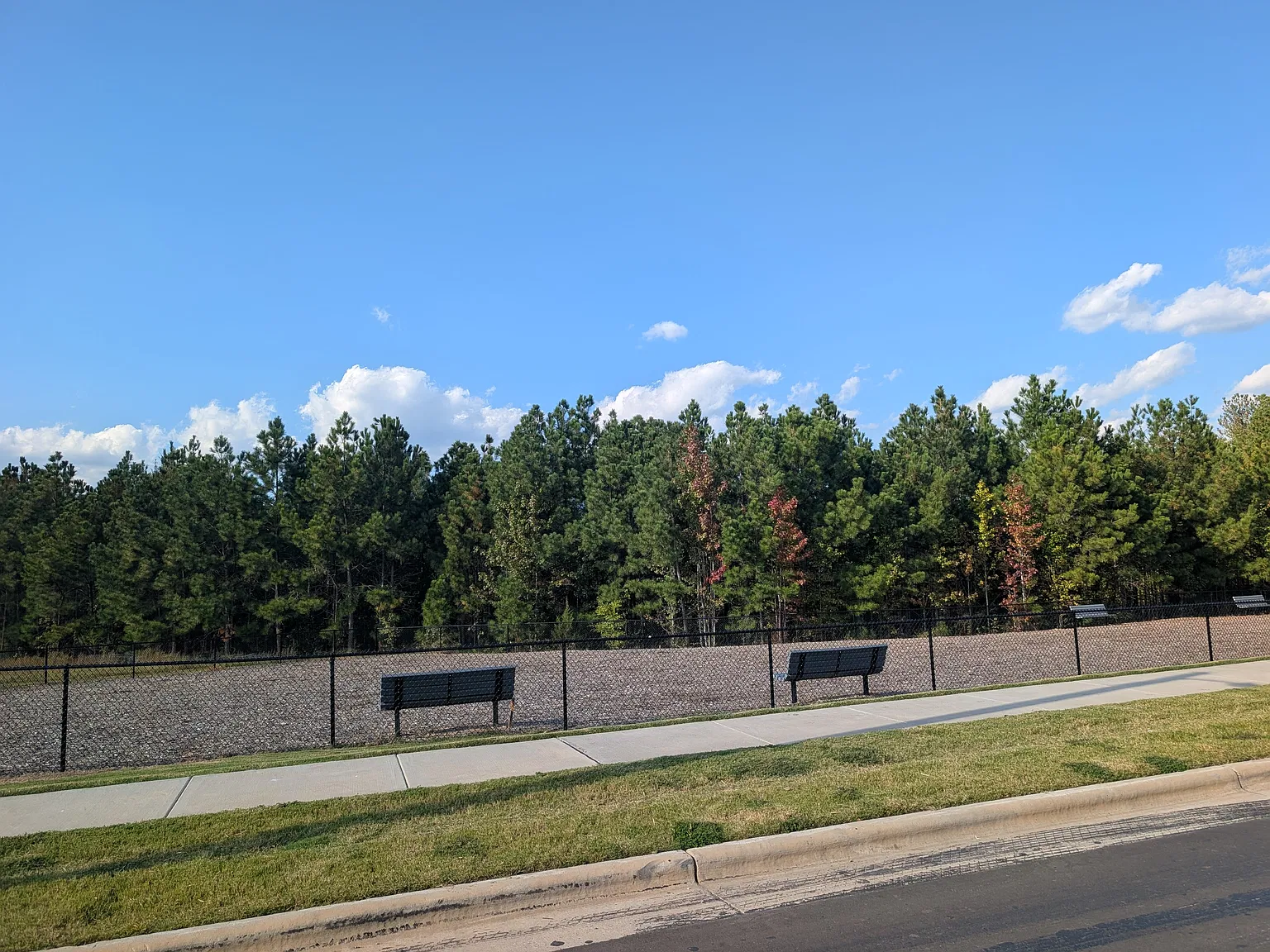 3 bed, 2.5 bath, 1600 sqft, $2,060 — Photo 3