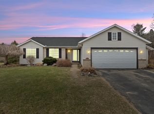 6256 Thornapple Valley Dr, Hastings, MI 49058