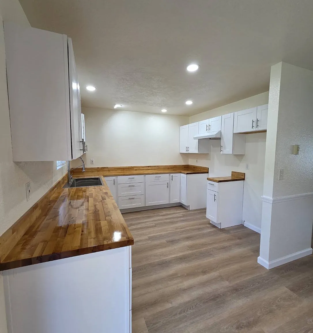 3 bed, 1300 sqft, $2,500 — Photo 4