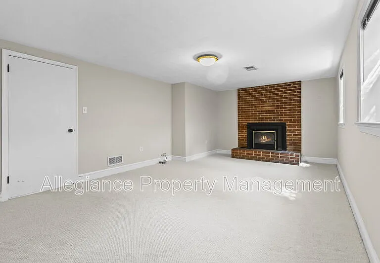 3548 N Valley St — Photo 33