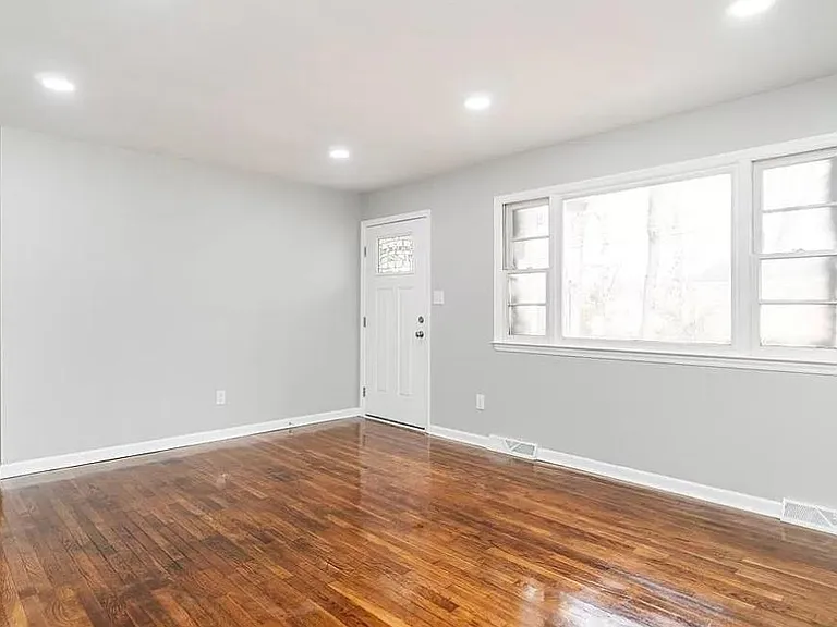 708 Bluford St — Photo 6