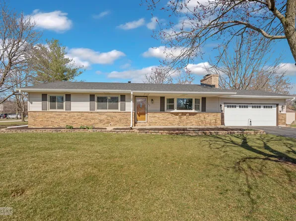 103 Strawberry Ln, Yorkville, IL 60560