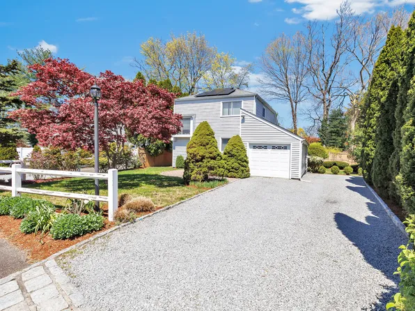 7 Dry Hill Court, Norwalk, CT 06851
