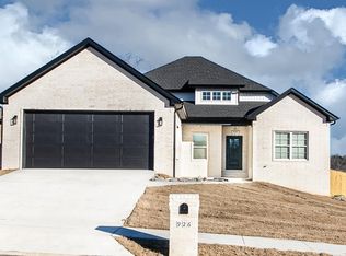 926 Greystone Blvd, Cabot, AR 72023