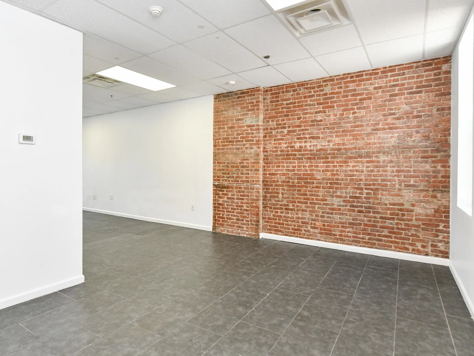 Studio, $2,900 — Photo 3