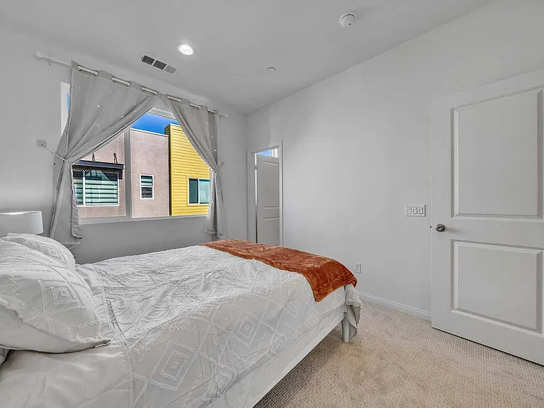 527 W Victor Ave — Photo 13