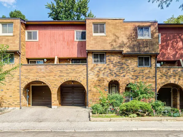 35 Bards Walkway, Toronto, ON M2J 4T8