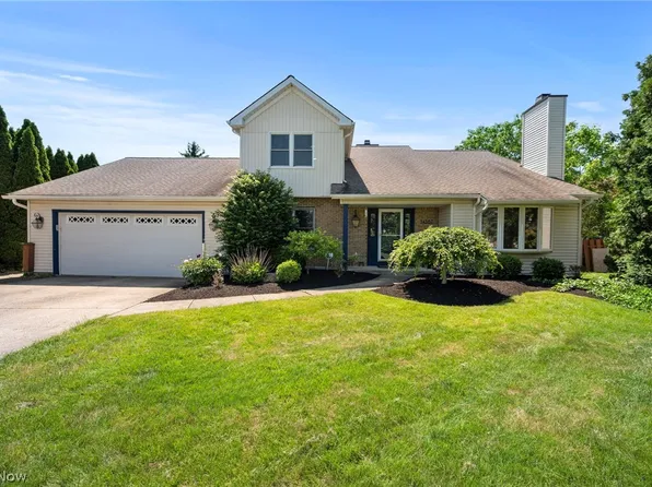 14367 Crown Point Pkwy, Strongsville, OH 44136
