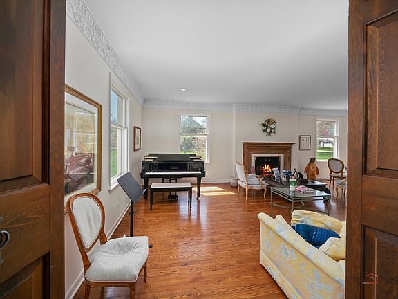 5th image of 37 Forest Hills Rd