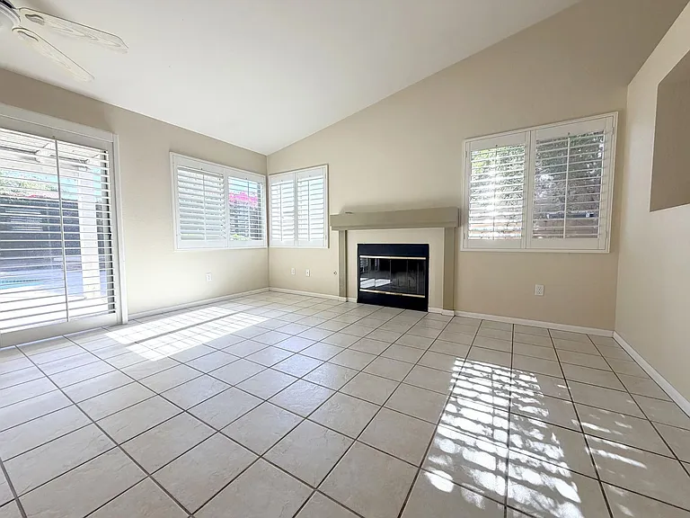 79220 Laurie Ct — Photo 4