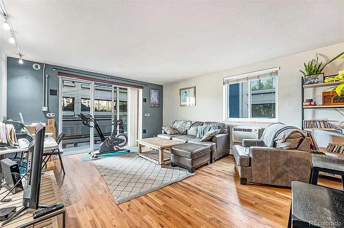 1336 N Logan St #304 — Photo 1
