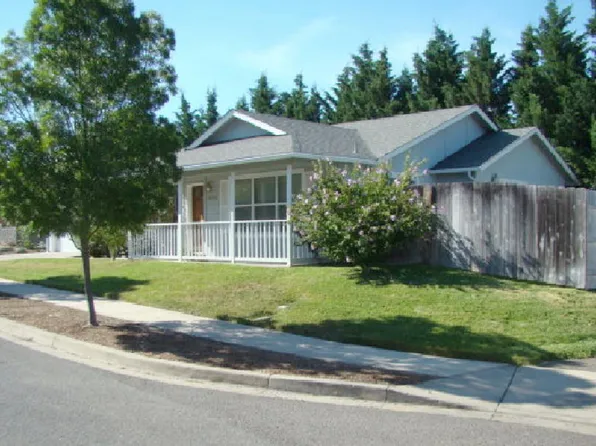 2555 Spring Hill Dr, Ashland, OR 97520