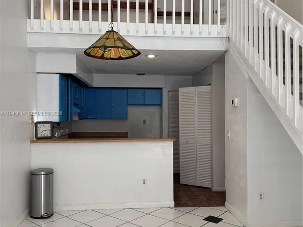 7157 Sportsmans Dr, Pompano Beach, FL 33068