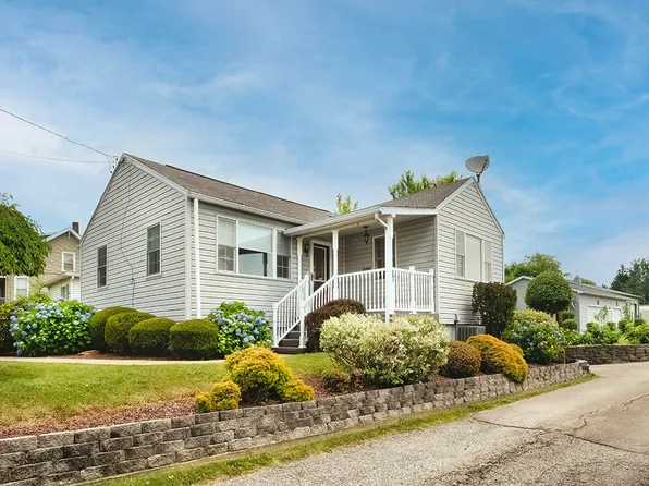 2700 Craighead Ln, Beaver Falls, PA 15010