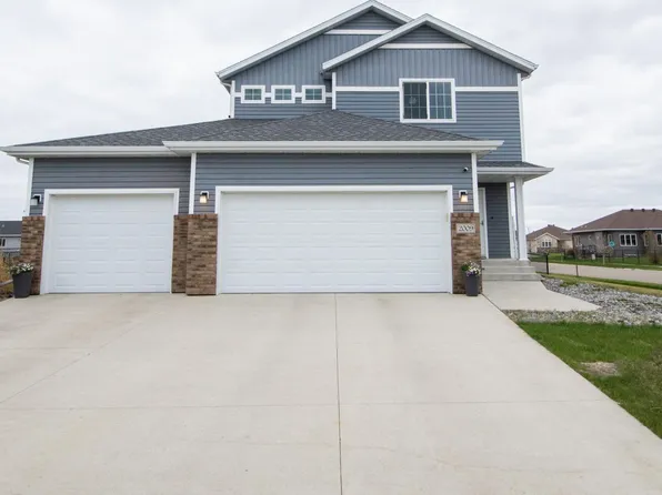2009 42nd St S, Moorhead, MN 56560