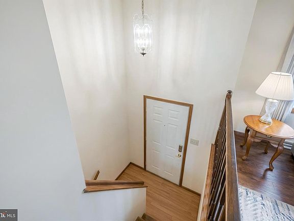 5th image of 44 Colonial Dr