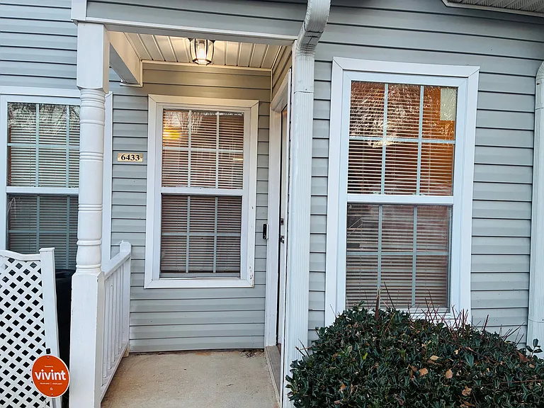 6433 Wellington Chase Ct — Photo 11