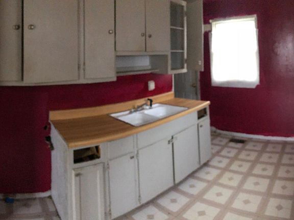 4th image of 2430 N Centennial St