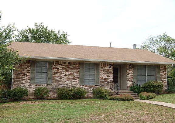 3rd image of 115 Crescent Dr