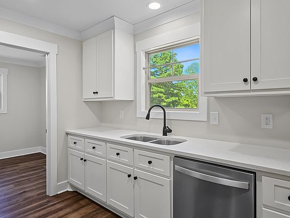 4th image of 20300 Looney Rd