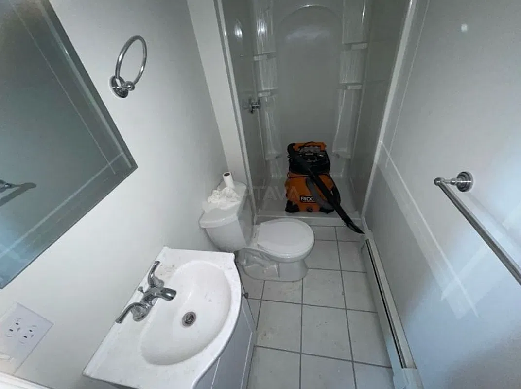 4 bed, $5,000 — Photo 1