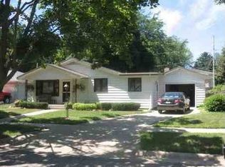 2015 Roosevelt Rd, Monroe, WI 53566