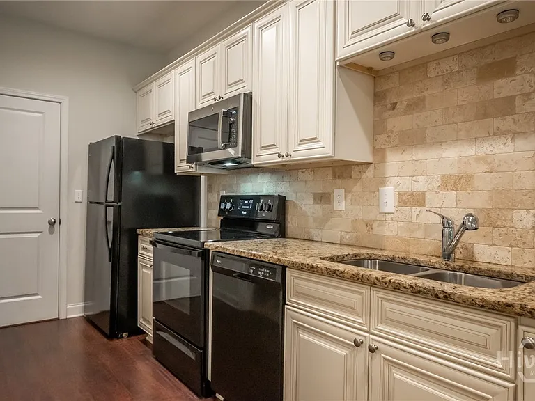 1131 Binghampton Cir — Photo 6