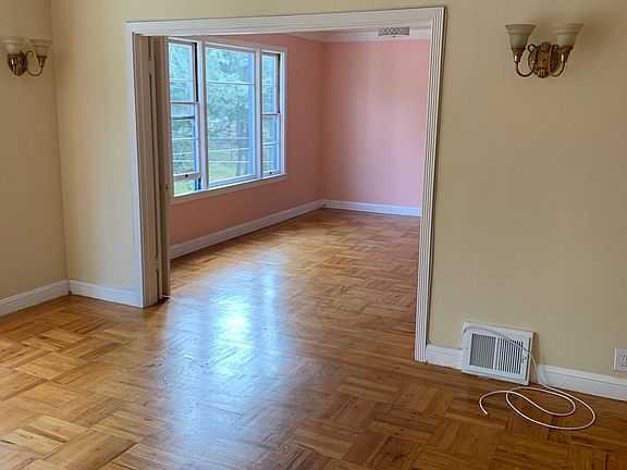 5th image of 5024 Fulton St