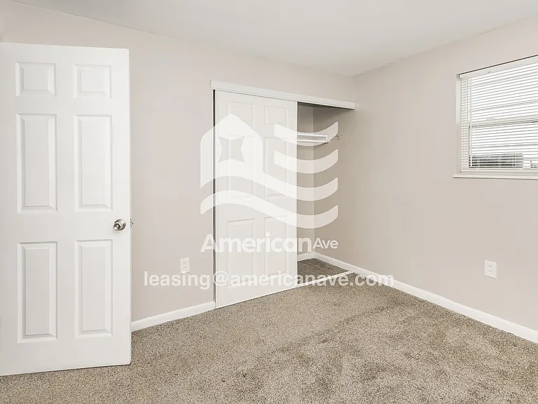 1135196_009_main_bedroom_13753232.jpg