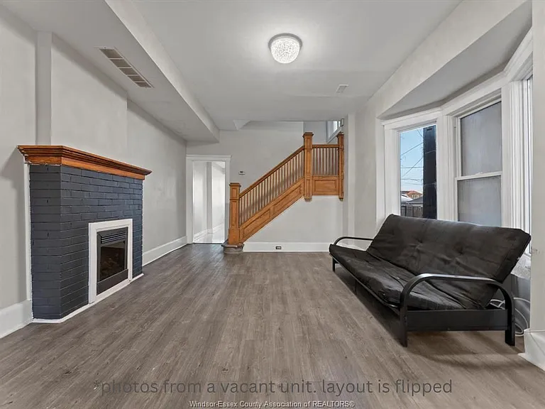 223 Gladstone Ave — Photo 8