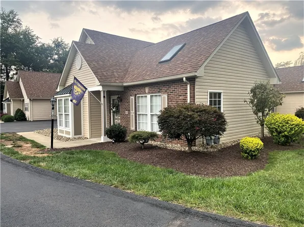 1021 Lafayette St, Uniontown, PA 15401