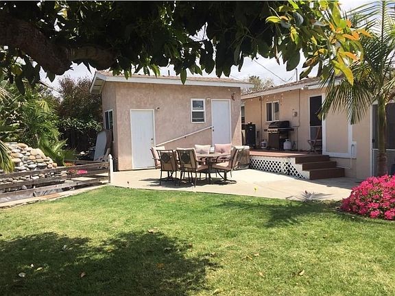 5th image of 1021 W Acacia Ave