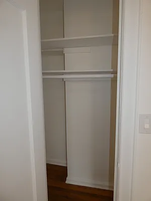 Rented by Karten Real Estate Services LLC | media 23