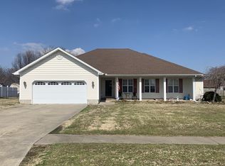 828 Clearwater Rd, Sikeston, MO 63801