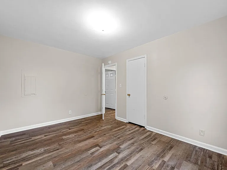 410 Appleton Dr — Photo 17