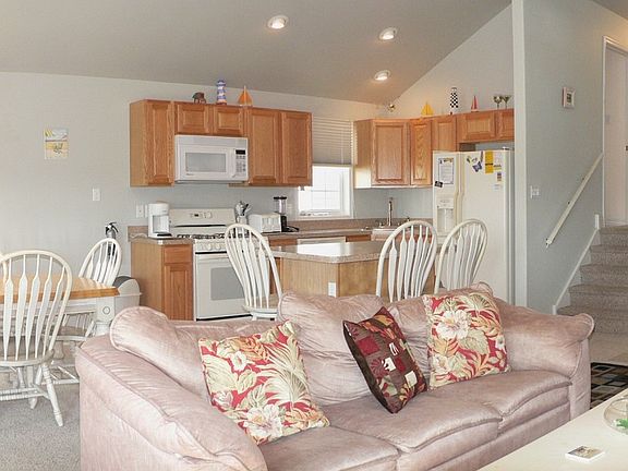 4th image of 1747 Haven Ave